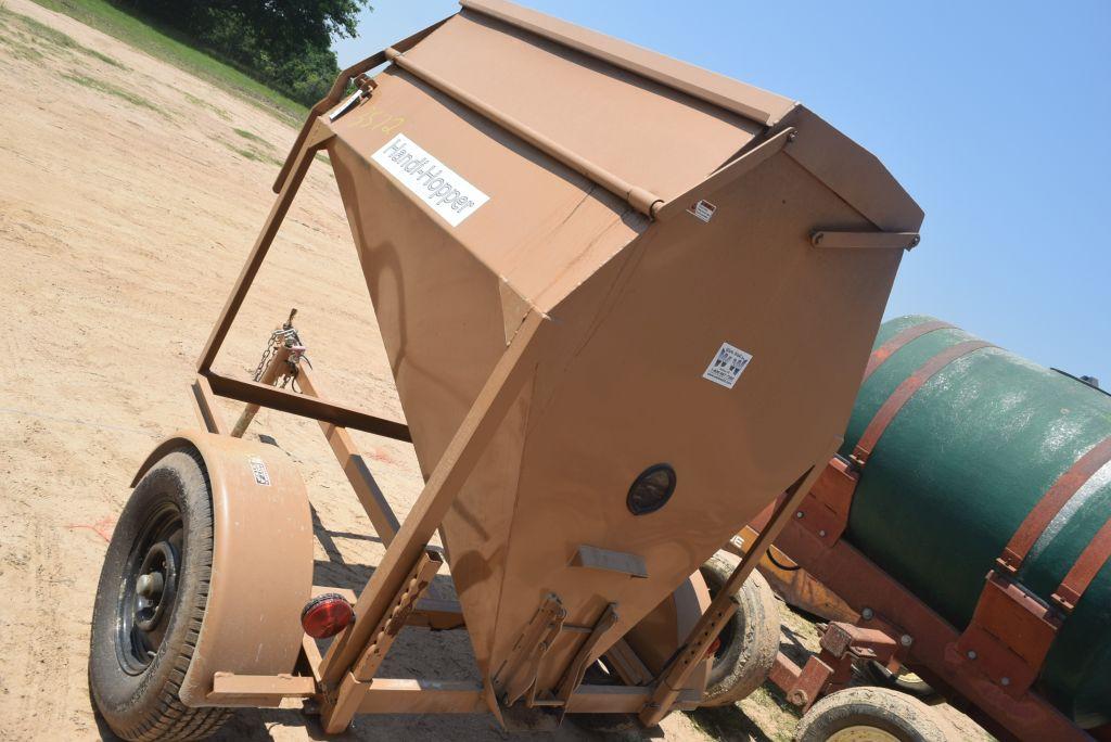 HANDI HOPPER FEED WAGON