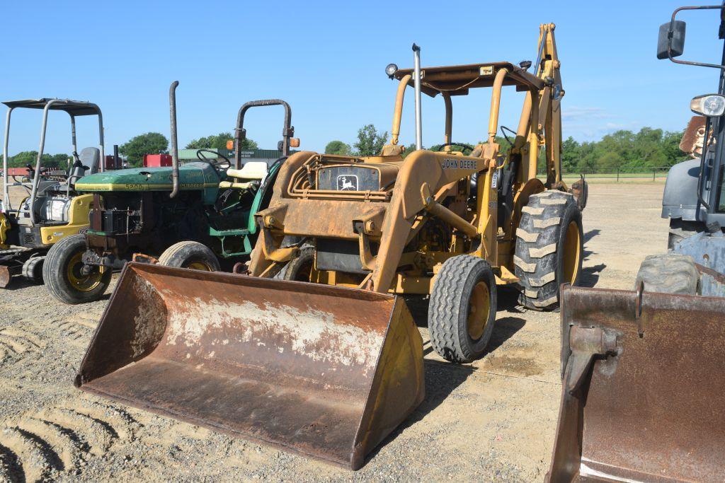 JD 401D TLB