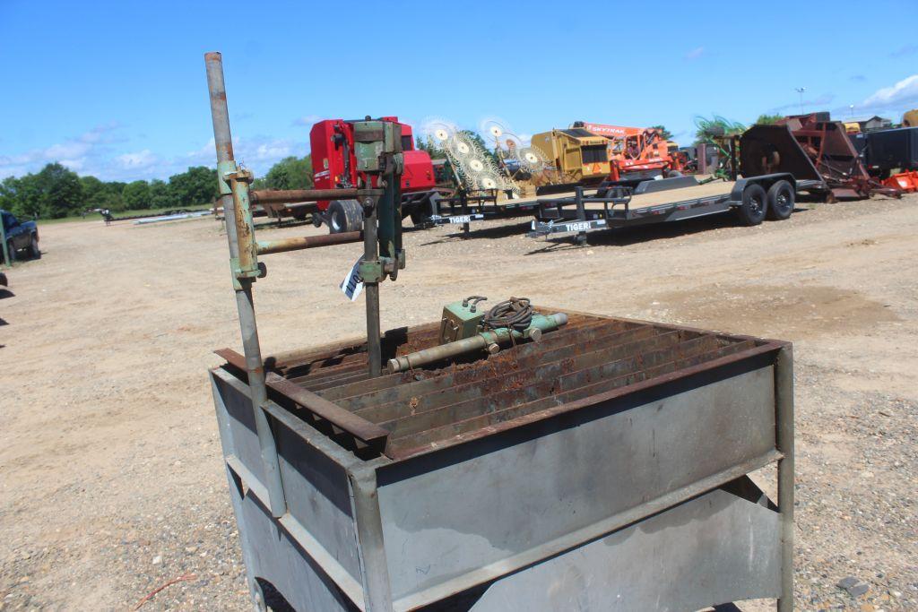 CUTTER TABLE