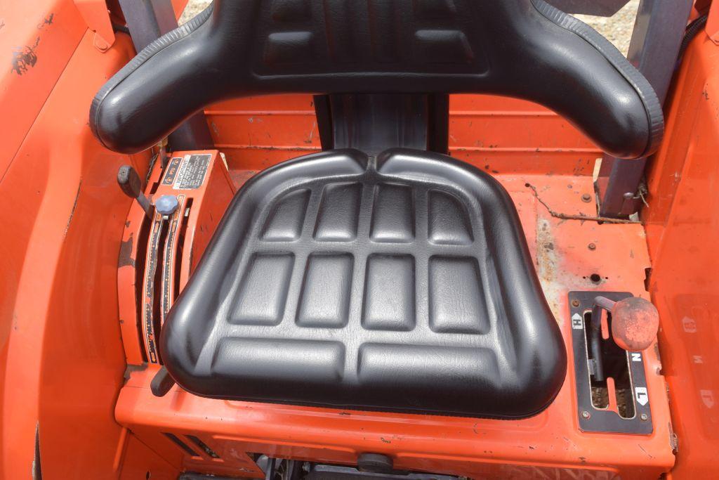 KUBOTA M4700 ROPS 2WD W/LDR