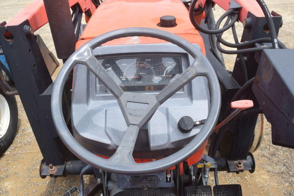KUBOTA M4700 ROPS 2WD W/LDR