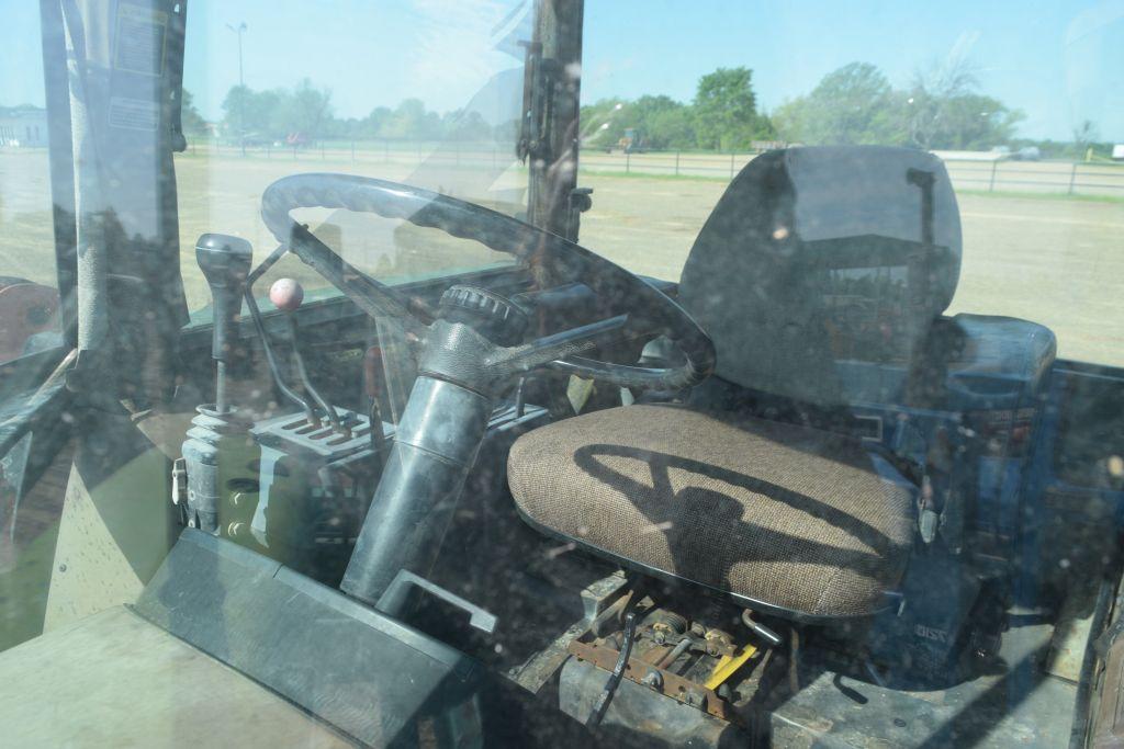 JD 2955 2WD C/A W/ LDR