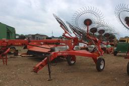 KUHN 10 WHEEL HAY RAKE SR110