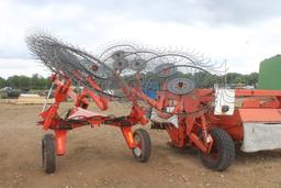 KUHN 10 WHEEL HAY RAKE SR110