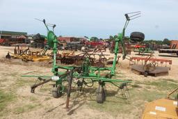 4 BASKET HAY FLUFFER
