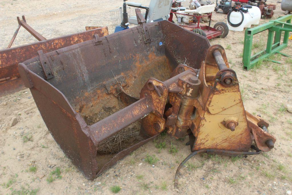 EXCAVATOR BUCKET W/KNUCLE