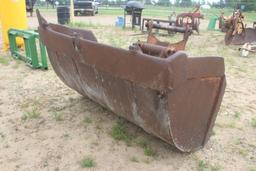 EXCAVATOR BUCKET W/KNUCLE