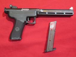 Magnum Research MT Eagle .22LR semi auto pistol, extra clip, soft case , ta
