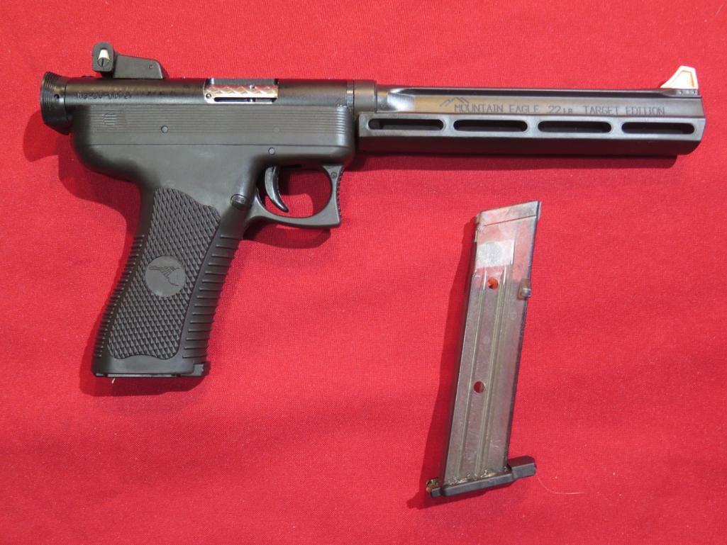 Magnum Research MT Eagle .22LR semi auto pistol, extra clip, soft case , ta