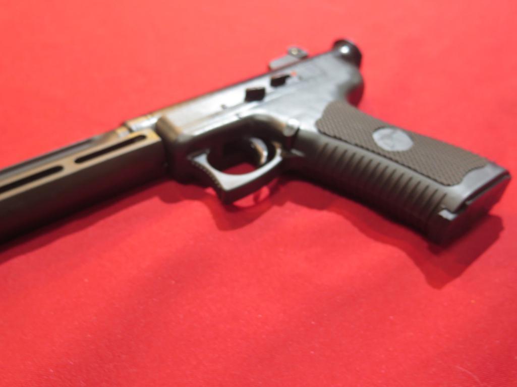 Magnum Research MT Eagle .22LR semi auto pistol, extra clip, soft case , ta