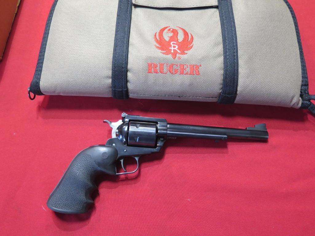 Ruger Super Blackhawk 44mag revolver, Ruger case, less than 1 box fired , t