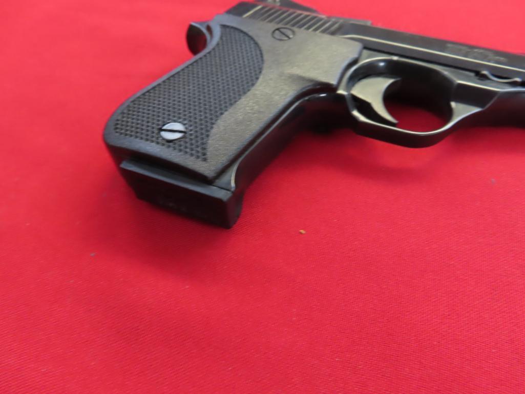 Phoenix Arms HP22 .22 LR semi auto pistol with box ~1183