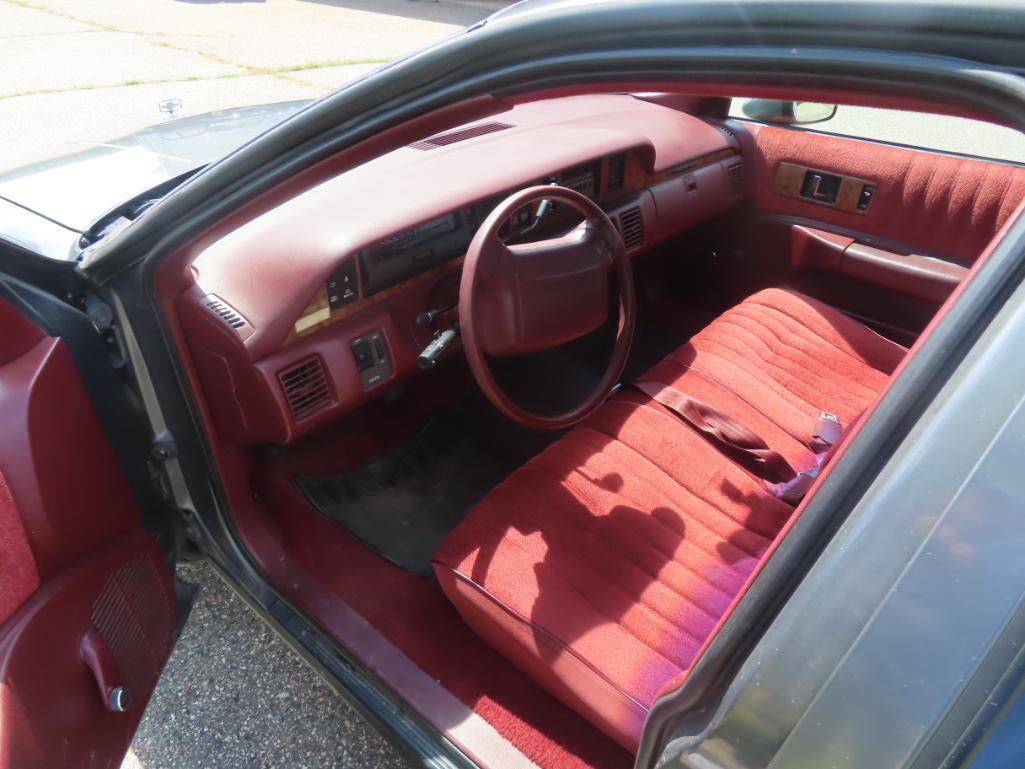 1992 Chevy Caprice wagon, 305 V-8, 9 passenger, 72,570 miles, was former sc
