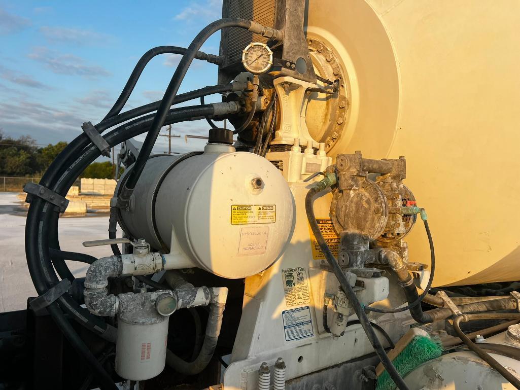 2017 Peterbilt 567 6X4 Concrete Mixer Truck