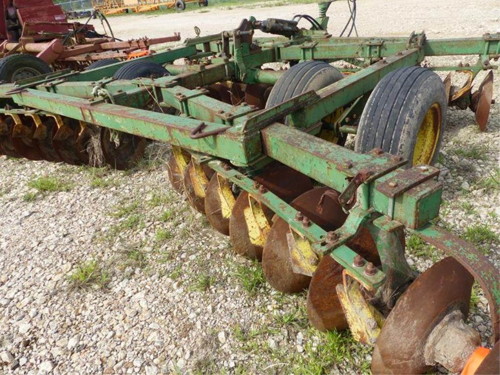 JOHN DEERE MODEL-EH1H1 12 FT TANDEM DISC