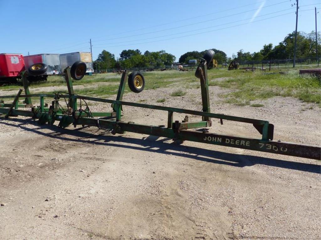 JOHN DEERE 7300 40 FT TOOL BAR