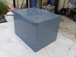METAL 4 DRAWER CABINET