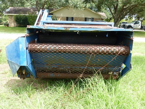 NUT HUSTLER PECAN PICKER