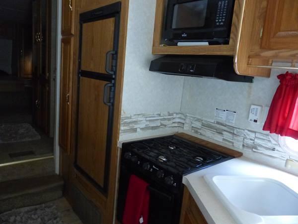 2004 SALEM BY FOREST RIVER 30' FIFTH WHEEL CAMPER