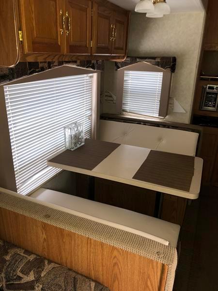 2004 SALEM BY FOREST RIVER 30' FIFTH WHEEL CAMPER