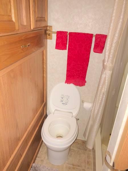 2004 SALEM BY FOREST RIVER 30' FIFTH WHEEL CAMPER
