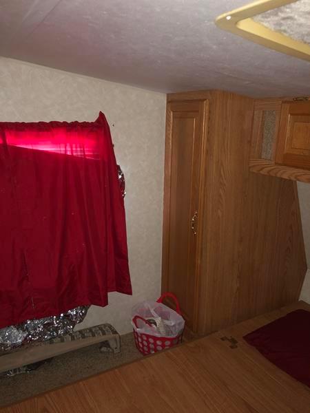 2004 SALEM BY FOREST RIVER 30' FIFTH WHEEL CAMPER