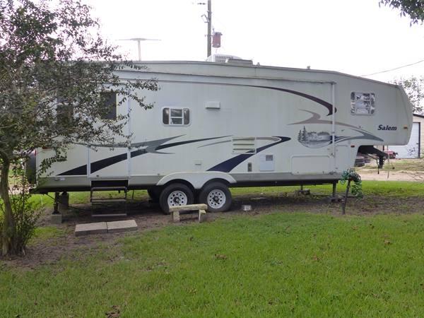 2004 SALEM BY FOREST RIVER 30' FIFTH WHEEL CAMPER