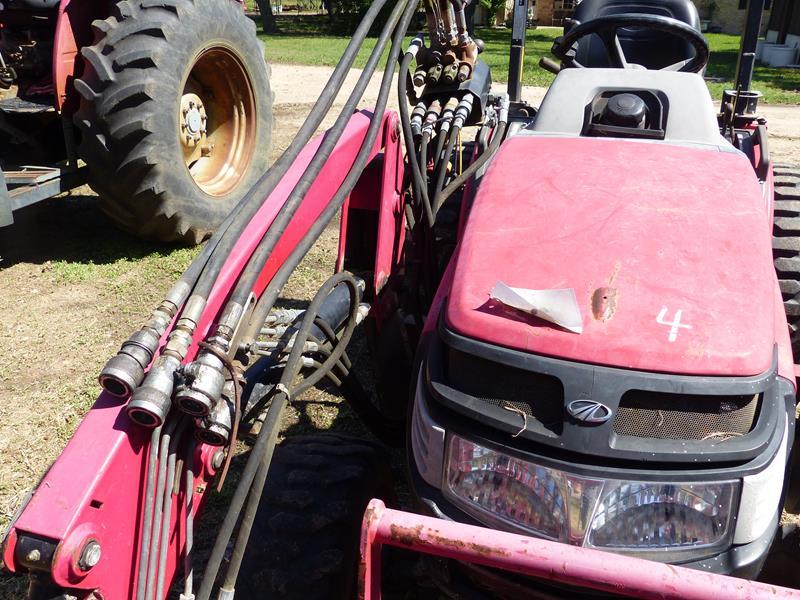 MAHINDRA MAX26XL HST TRACTOR W/FE LOADER