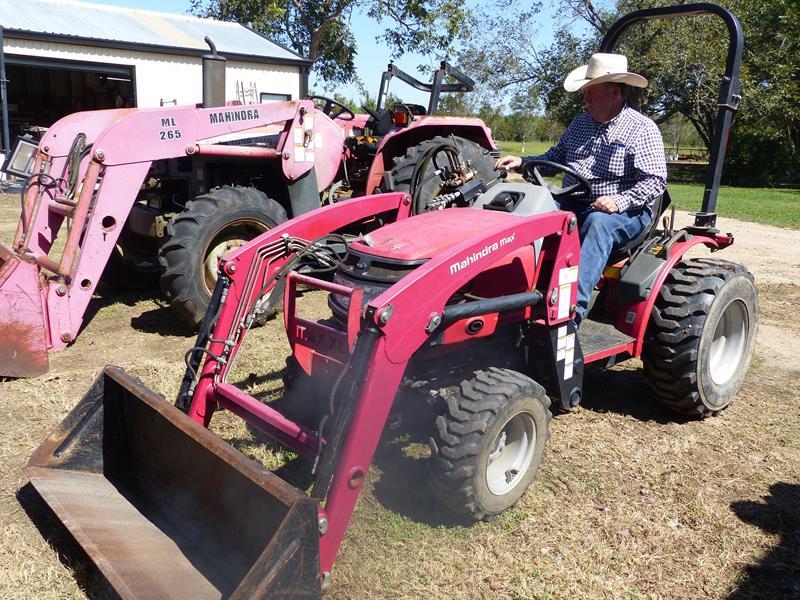 MAHINDRA MAX26XL HST TRACTOR W/FE LOADER