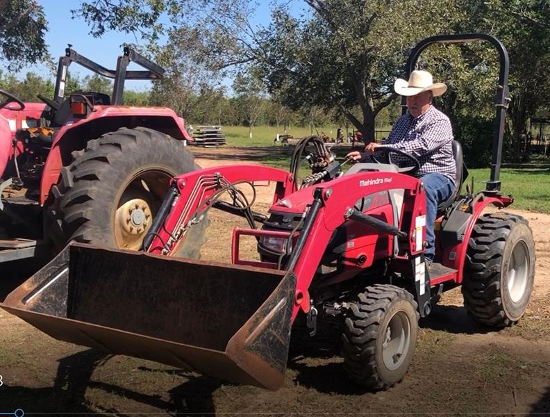 MAHINDRA MAX26XL HST TRACTOR W/FE LOADER