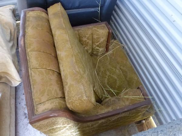 SOFA, 2 CHAIRS & OTTOMAN