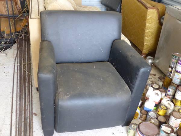 SOFA, 2 CHAIRS & OTTOMAN