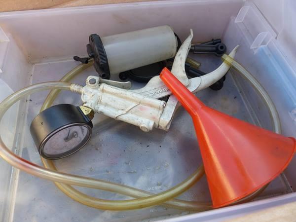 MISC BOX OF BODY CLIPS, VAC HOSES, TERMINALS,
