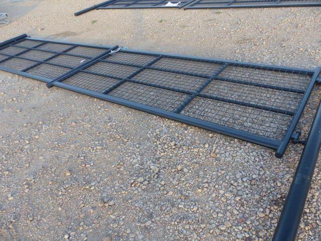 GREATBEAR 2-9' BI FOLD IRON FARM ENTRANCE GATES