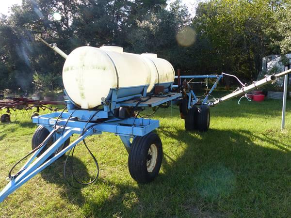 DUAL TANK 300 GAL SPRAY RIG W/34' BOOMS