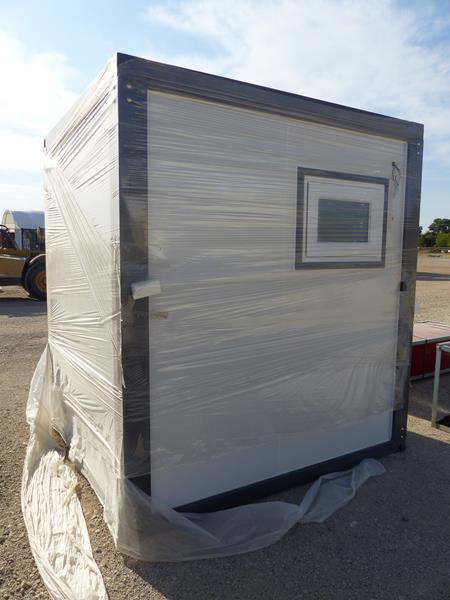 BASTONE MOBILE TOILET W/SINK & SHOWER