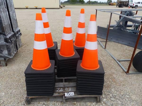 50 HIGHWAY SAFETY CONES