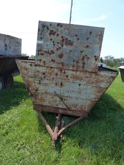 LEMAN'S BULK FEEDER ON WHEELS