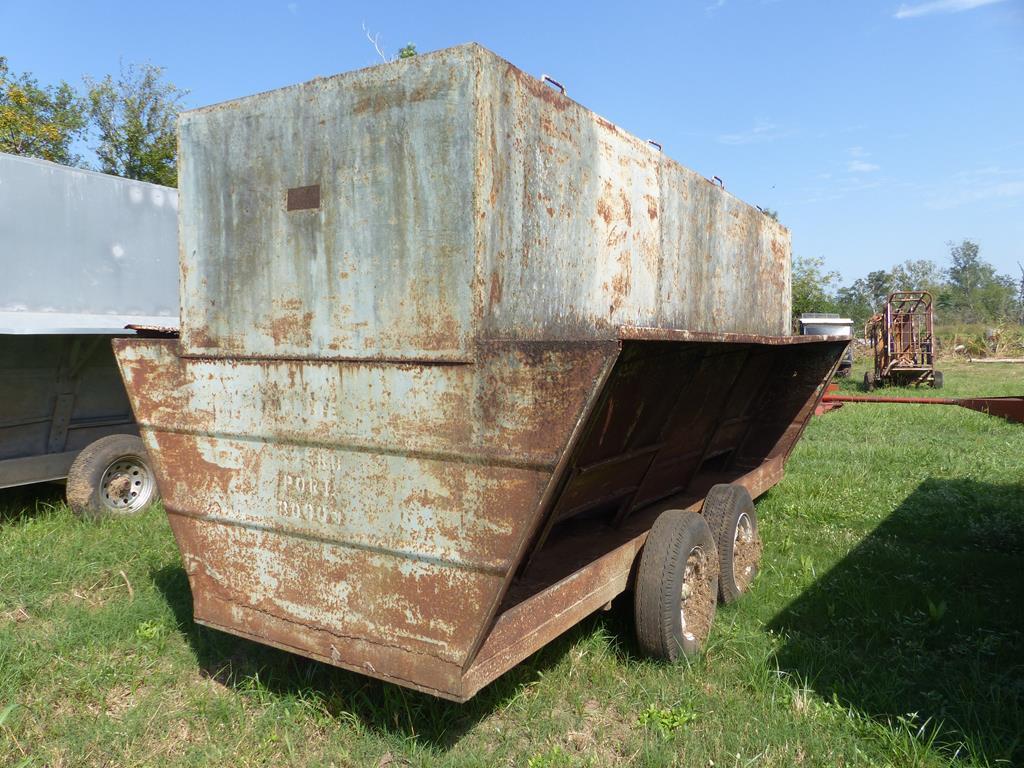 LEMAN'S BULK FEEDER ON WHEELS