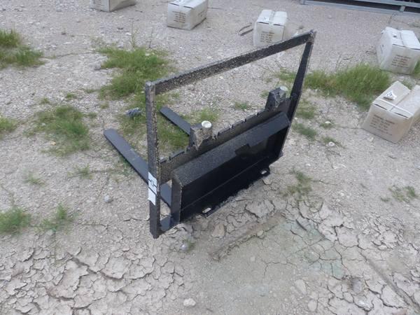 MINI QUICK ATTACH SKID STEER FORK ATTACHMENT