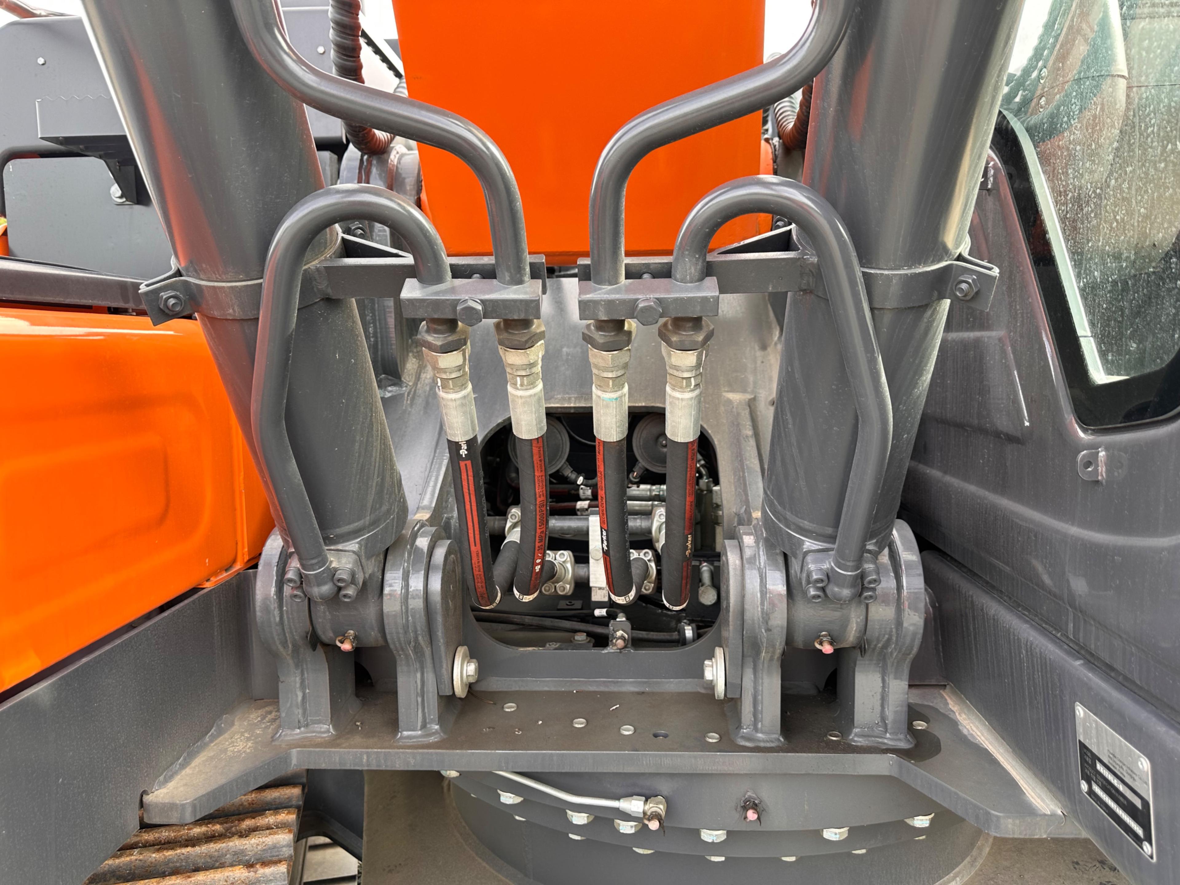 Develon DX170LC Excavator