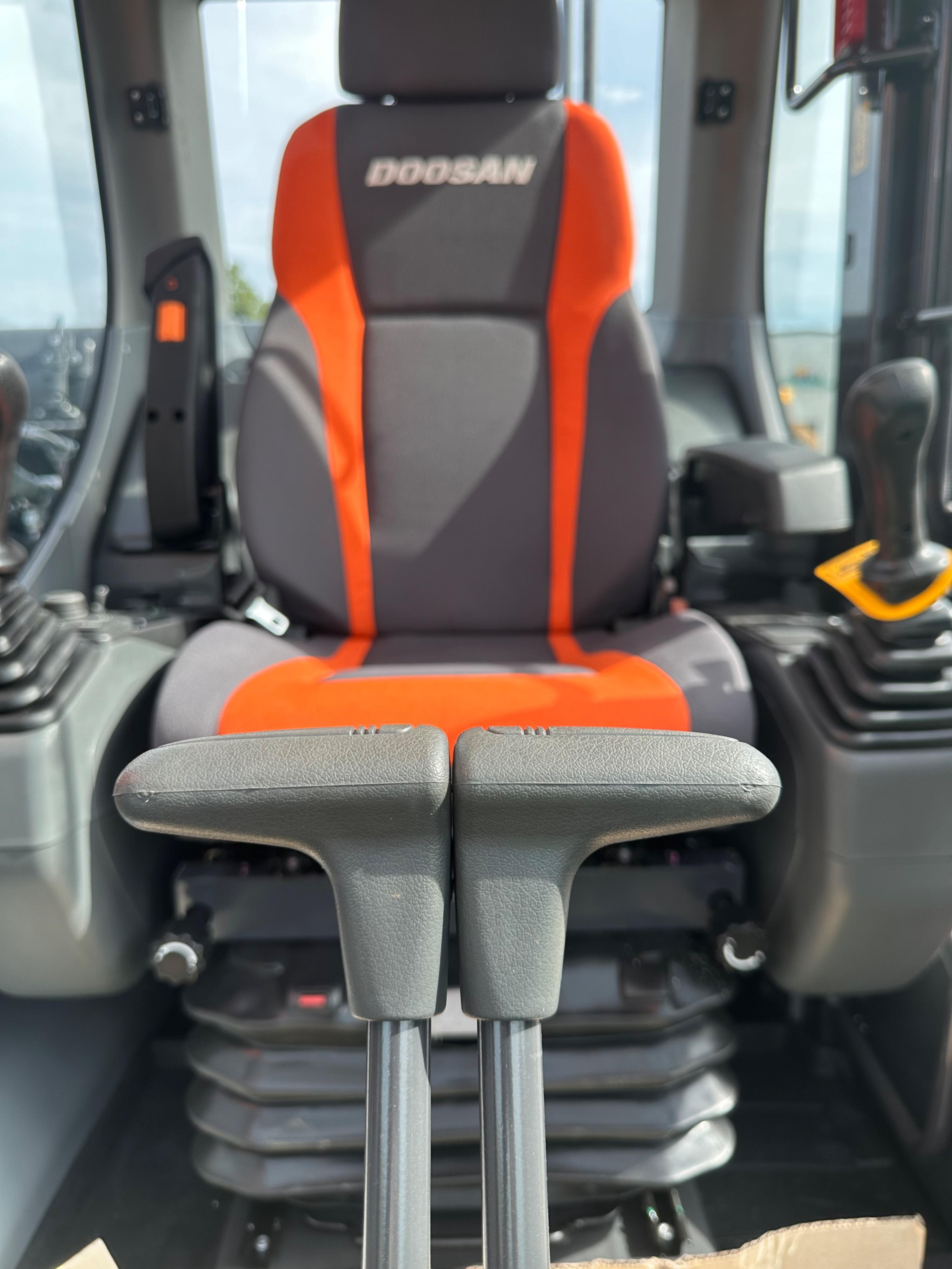 Develon DX170LC Excavator