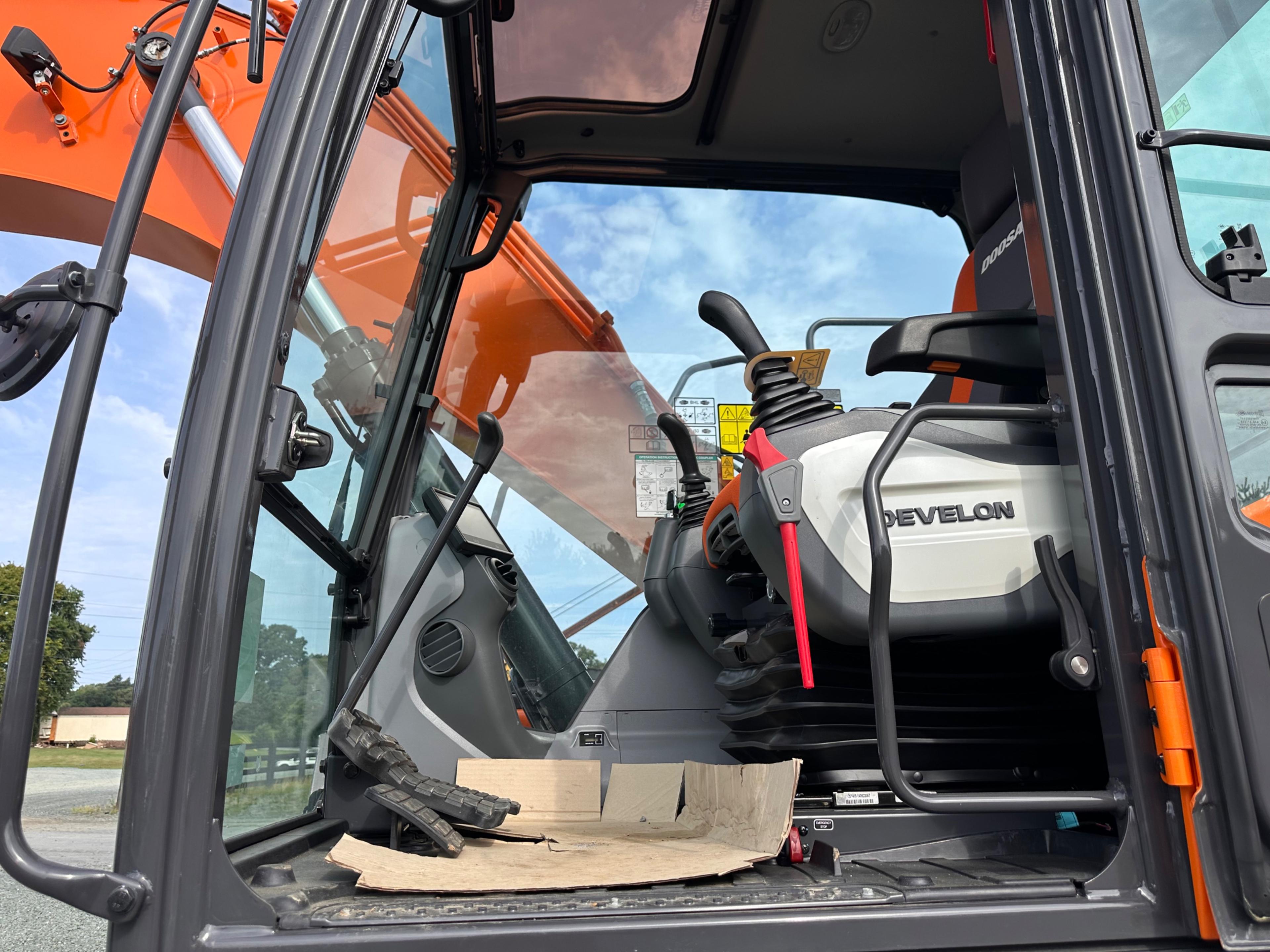 Develon DX170LC Excavator