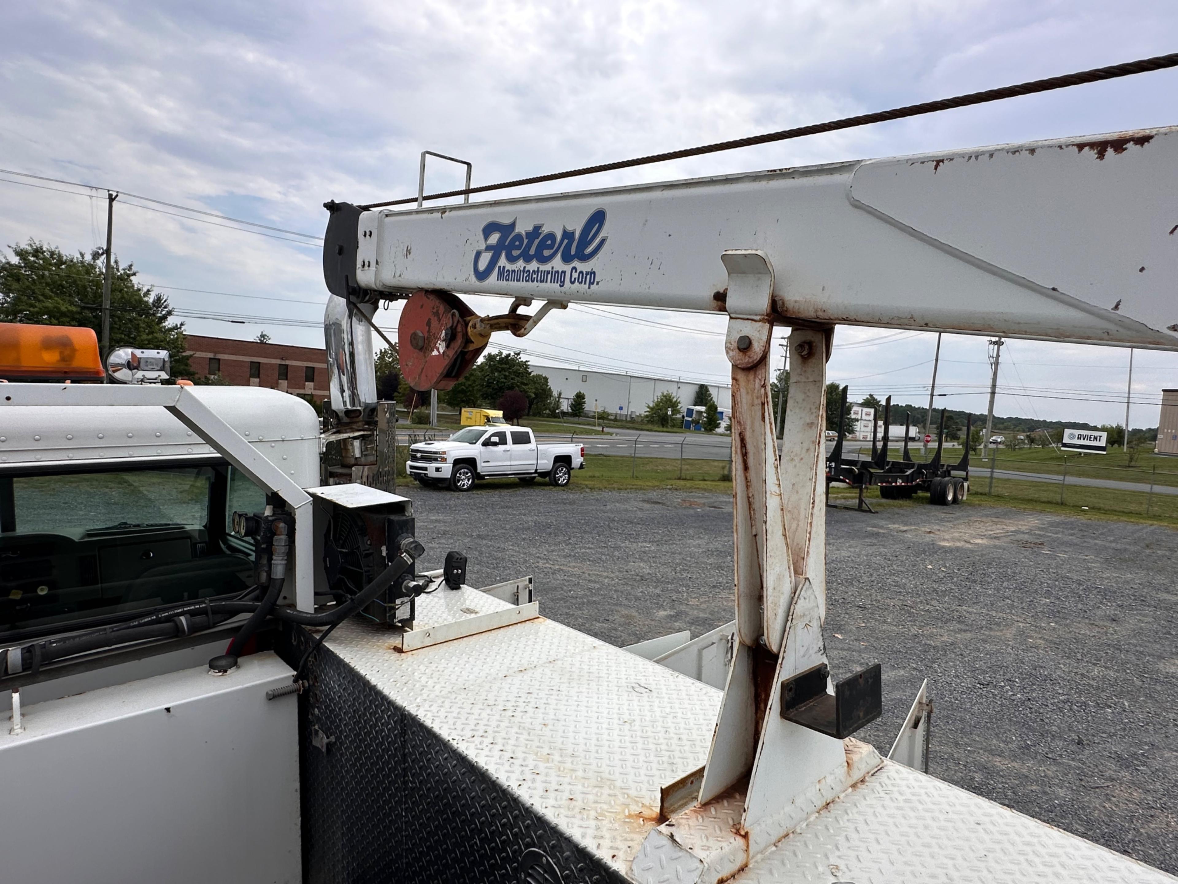 2009 Peterbilt 335 Service Truck