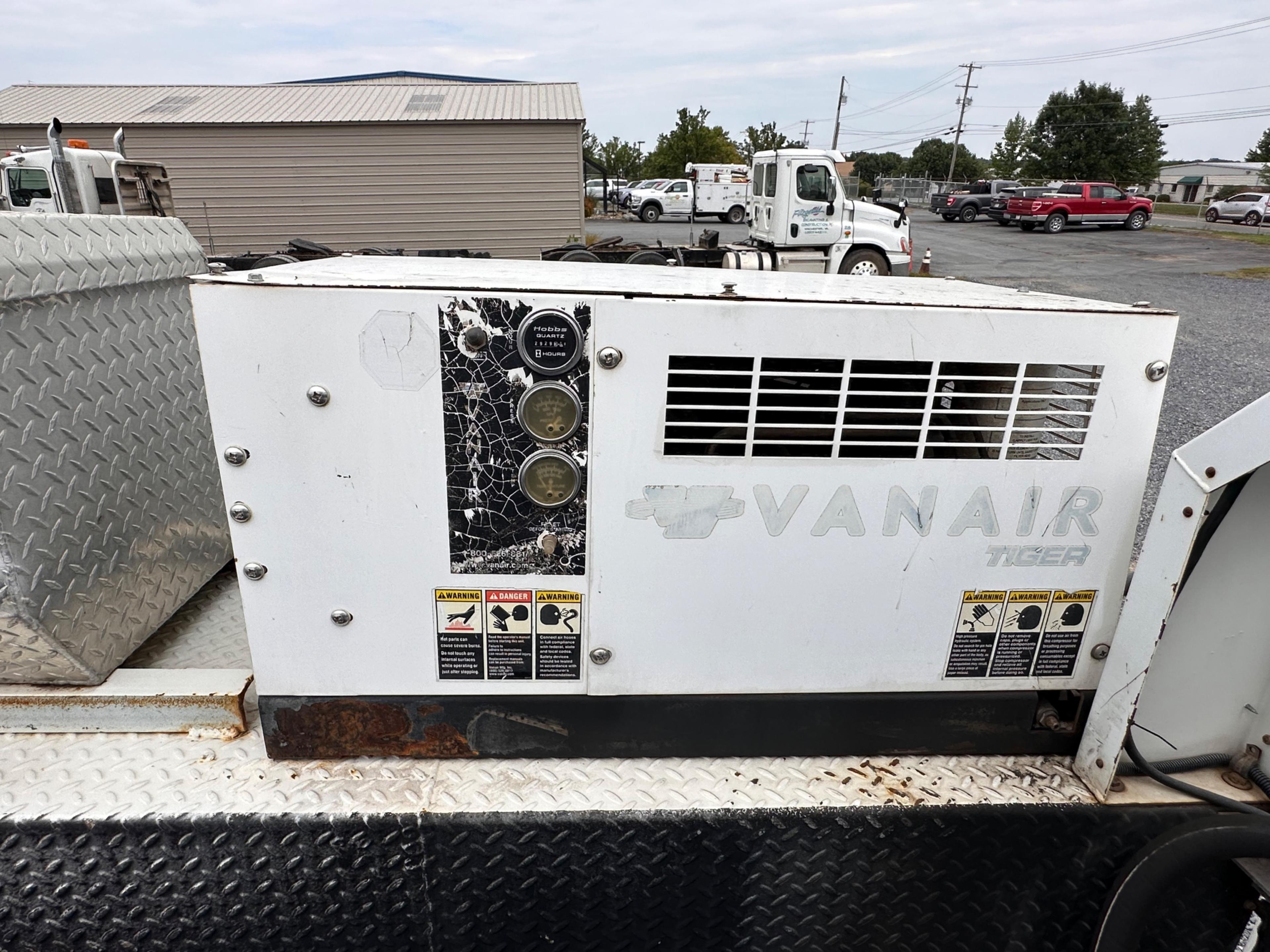 2009 Peterbilt 335 Service Truck