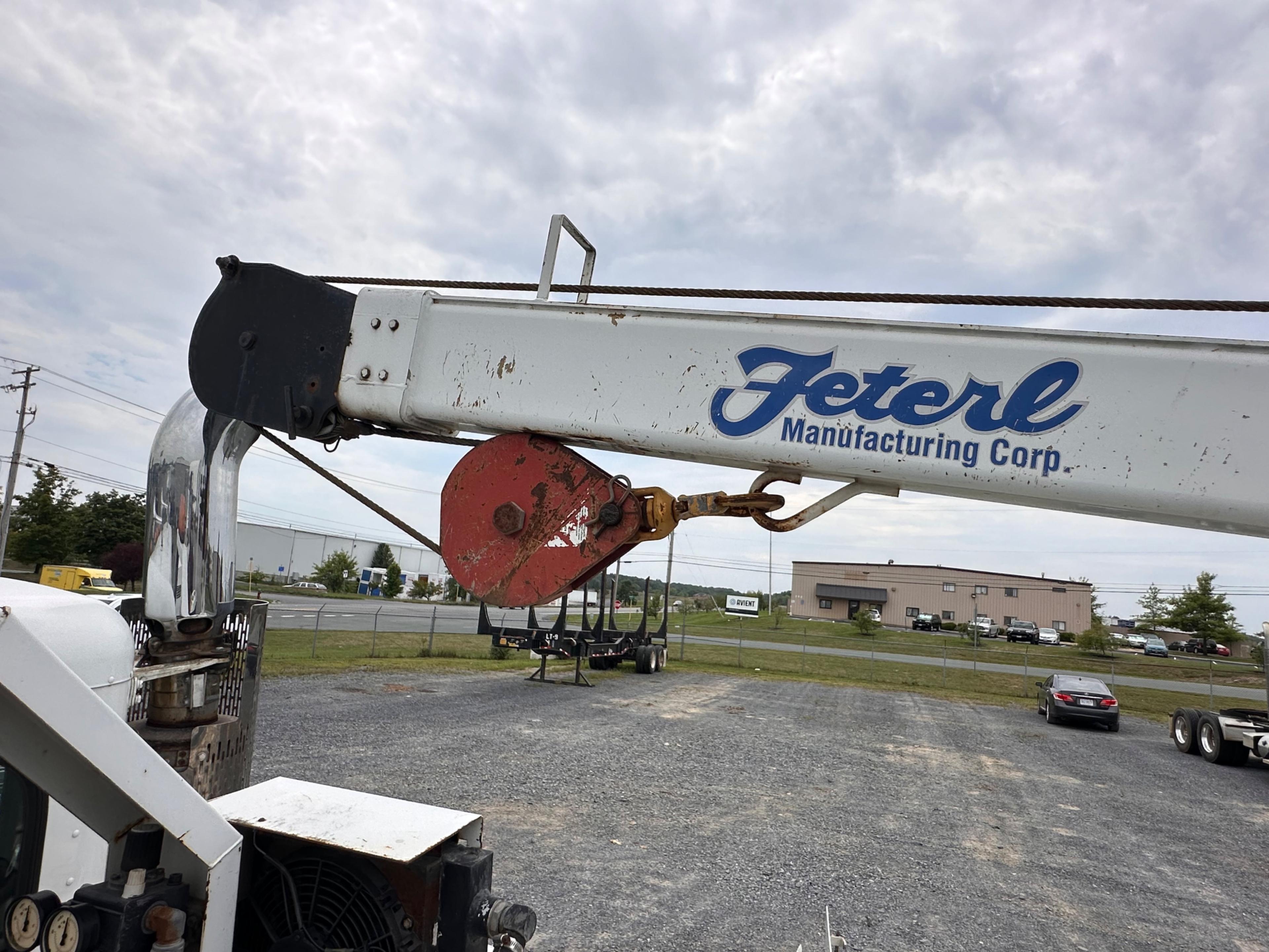 2009 Peterbilt 335 Service Truck