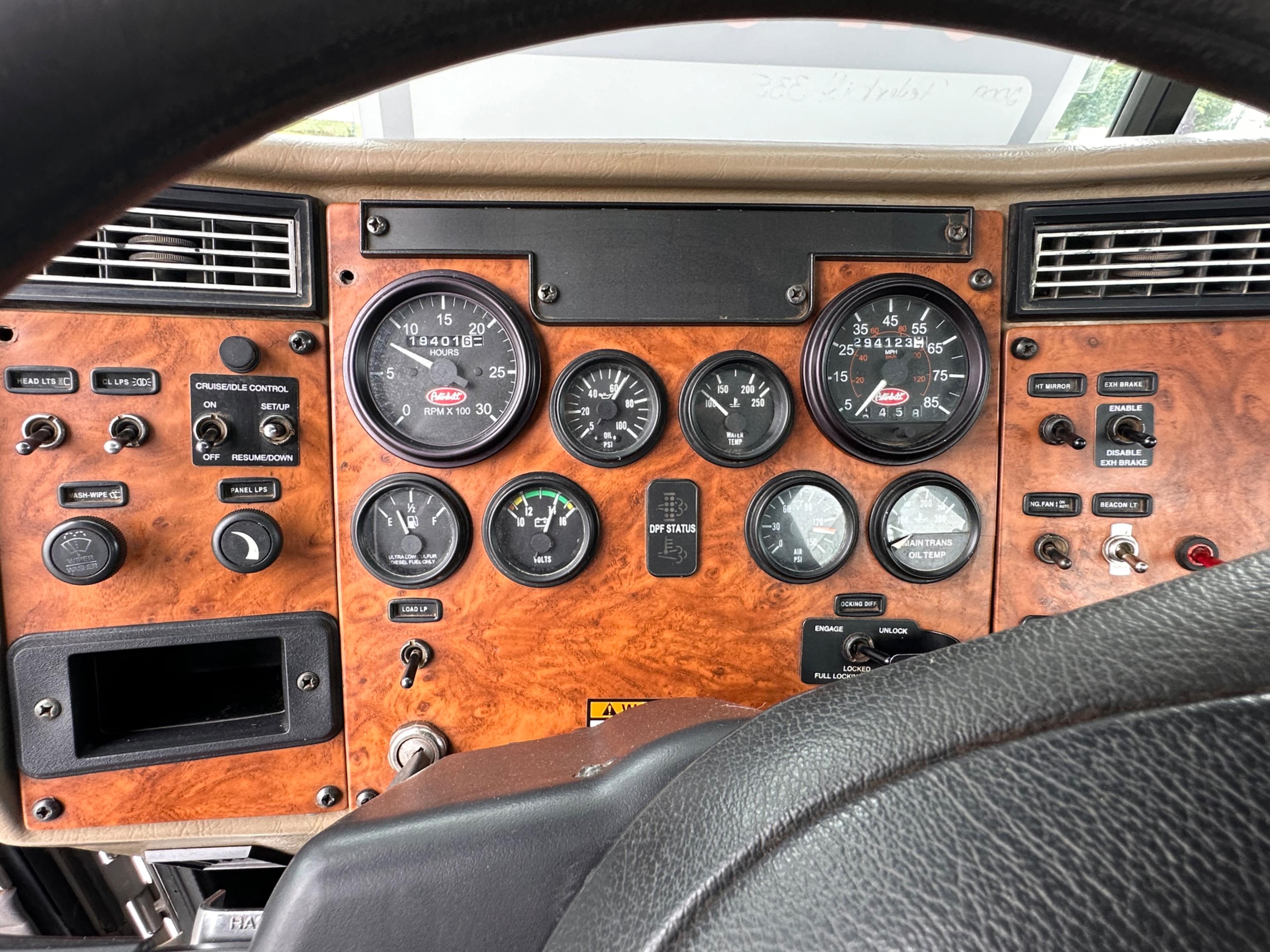 2009 Peterbilt 335 Service Truck