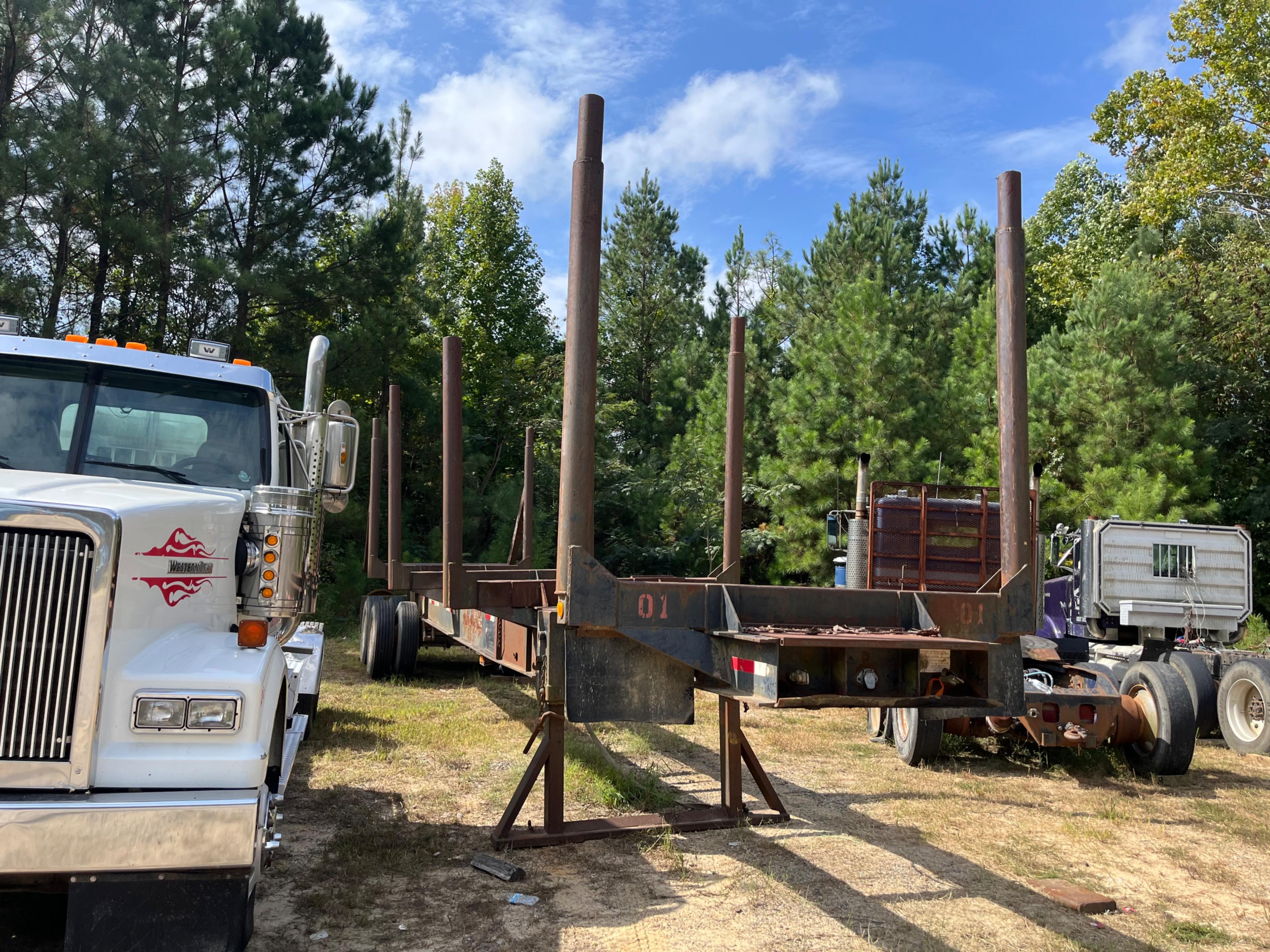 1996 Clark Log Trailer