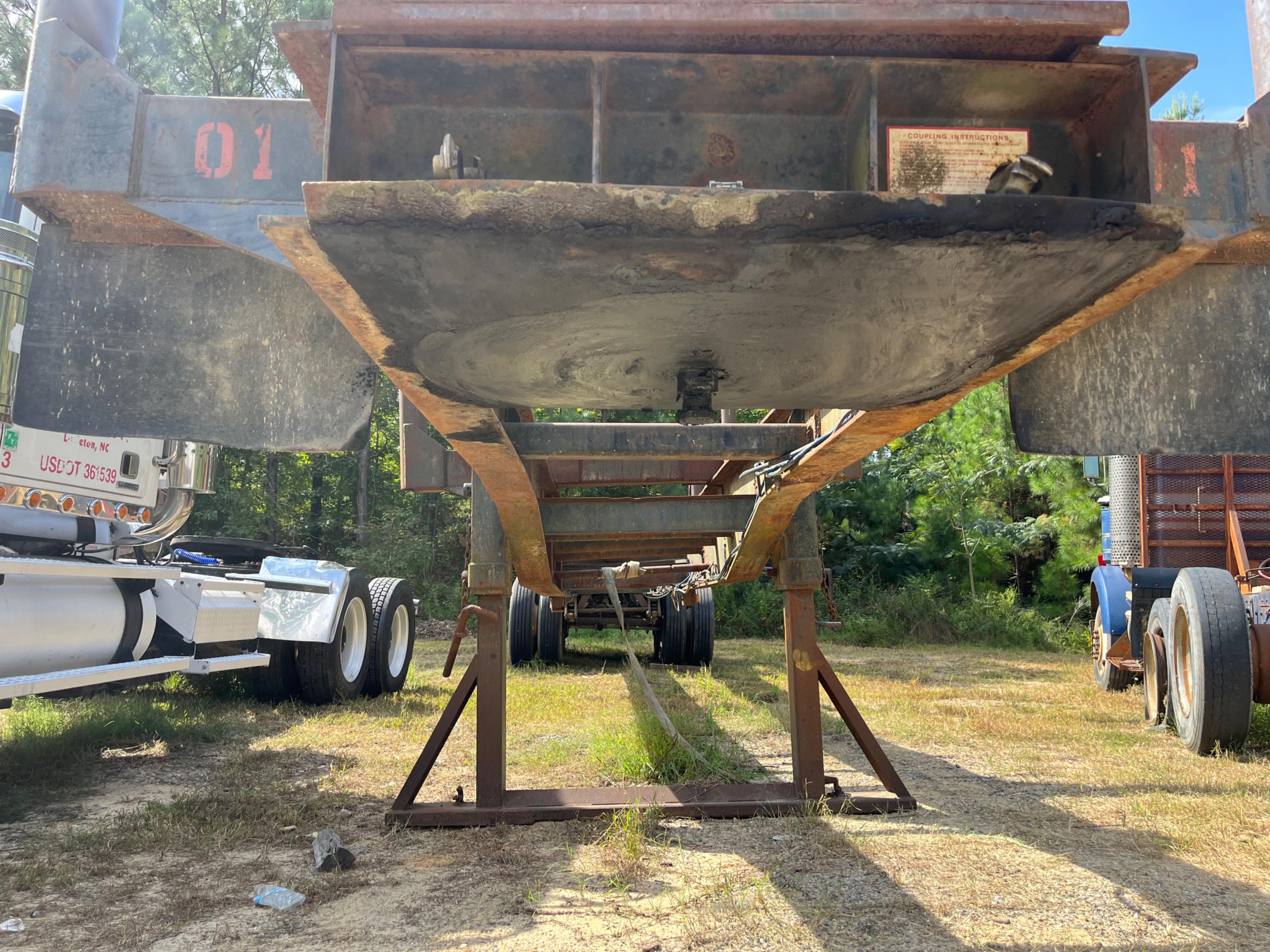 1996 Clark Log Trailer