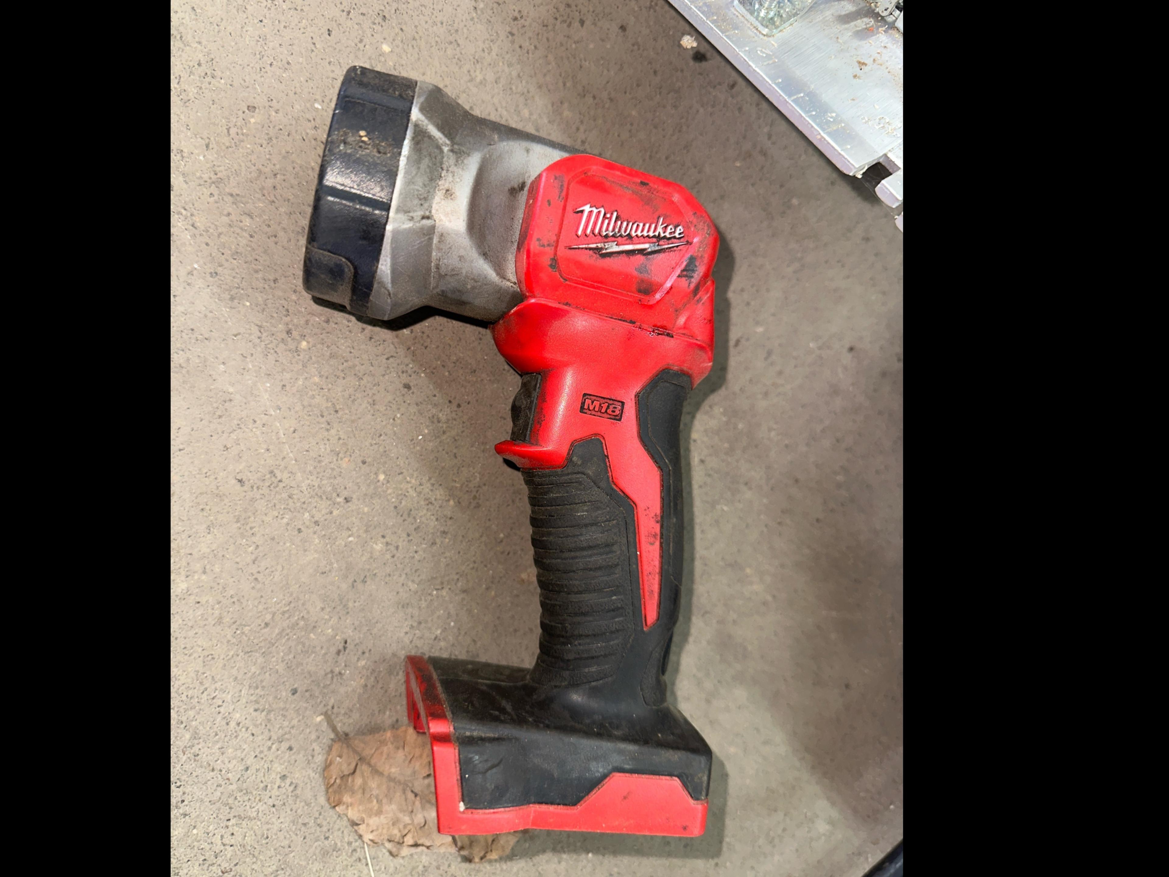 Milwaukee M18 Red LitHIUM Grease GUN